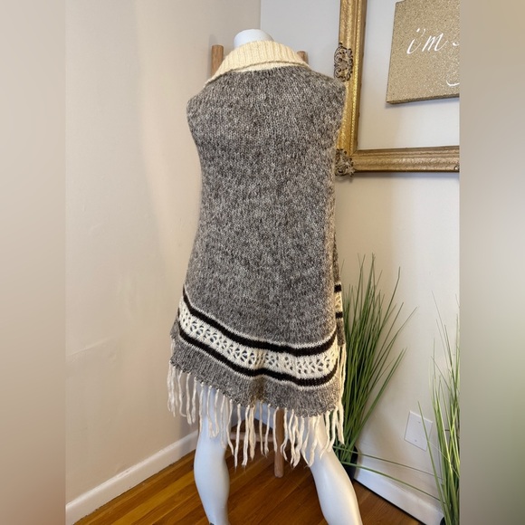 MKM Designs Knitted Poncho Tie Collar Large Retro Boho Hippie Tan VINTAGE - Picture 6 of 7